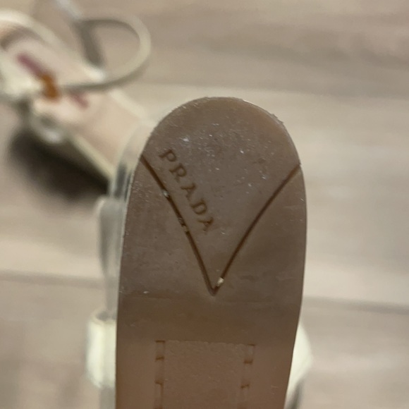 Used Beige Prada sandals - Picture 4 of 8